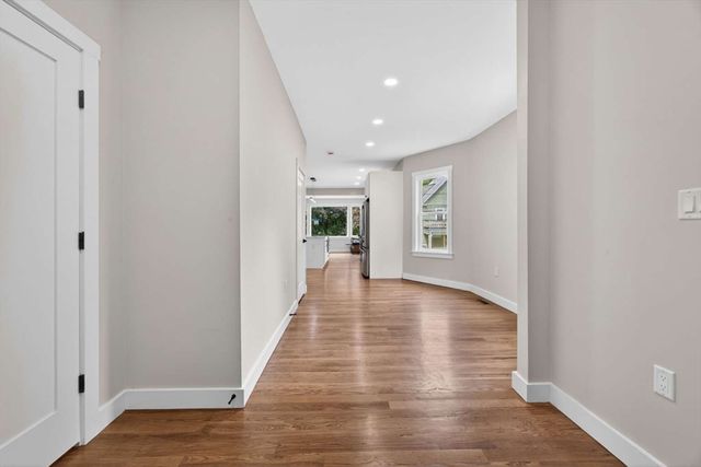 21 Hutchinson 1, Winthrop, MA 02152