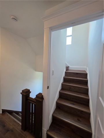 25 Hillson Ave, Brentwood, PA 15227