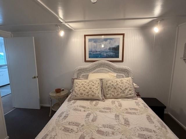 855 County Road 201, Sargent, TX 77414