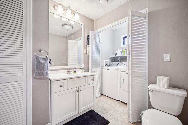 646 Marlou Parkway, Des Moines, IA 50320