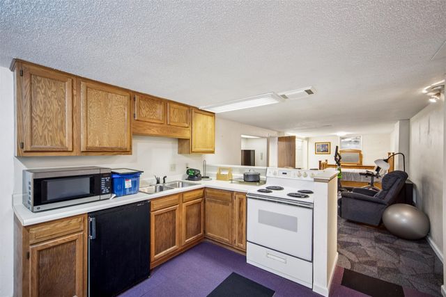 646 Marlou Parkway, Des Moines, IA 50320