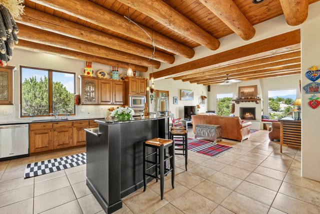 19 Sunrise Vista, Santa Fe, NM 87506