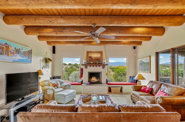 19 Sunrise Vista, Santa Fe, NM 87506