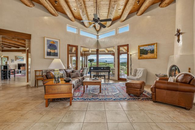 19 Sunrise Vista, Santa Fe, NM 87506