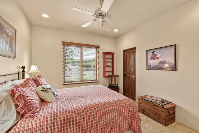 19 Sunrise Vista, Santa Fe, NM 87506
