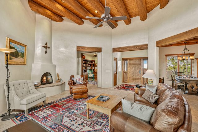 19 Sunrise Vista, Santa Fe, NM 87506
