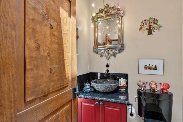 19 Sunrise Vista, Santa Fe, NM 87506
