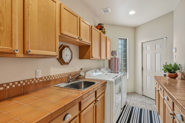 19 Sunrise Vista, Santa Fe, NM 87506