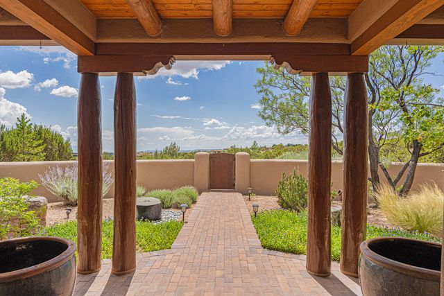 19 Sunrise Vista, Santa Fe, NM 87506