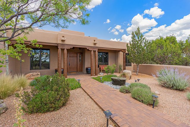 19 Sunrise Vista, Santa Fe, NM 87506