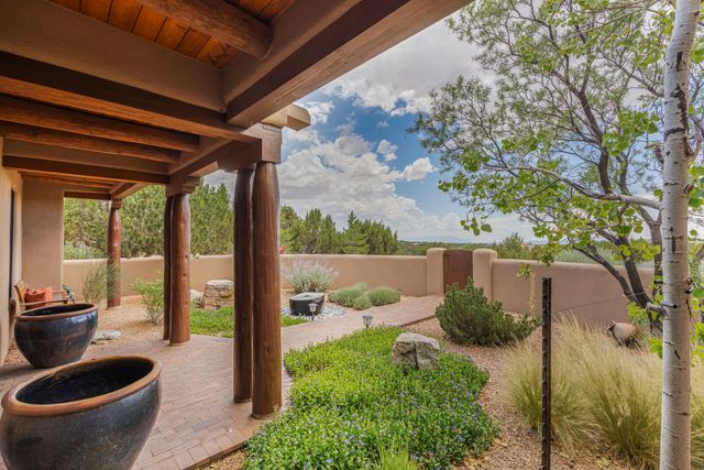 19 Sunrise Vista, Santa Fe, NM 87506