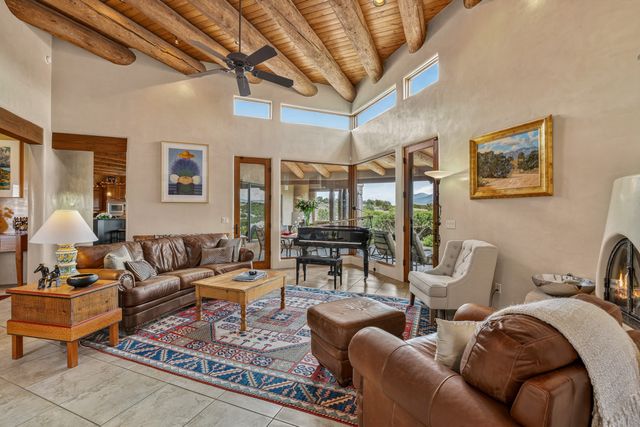 19 Sunrise Vista, Santa Fe, NM 87506