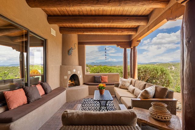 19 Sunrise Vista, Santa Fe, NM 87506