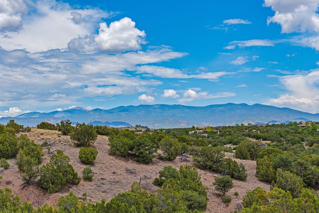 19 Sunrise Vista, Santa Fe, NM 87506