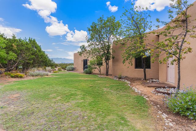 19 Sunrise Vista, Santa Fe, NM 87506