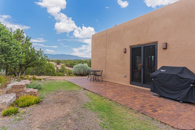 19 Sunrise Vista, Santa Fe, NM 87506