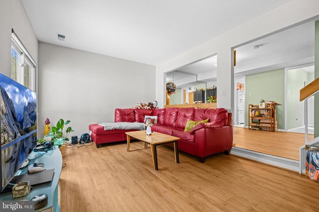 7105 ORA GLEN CT, Greenbelt, MD 20770