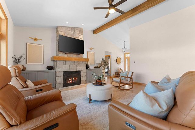 W2562 FONTANA WAY, Appleton, WI 54915