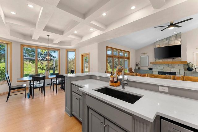 W2562 FONTANA WAY, Appleton, WI 54915
