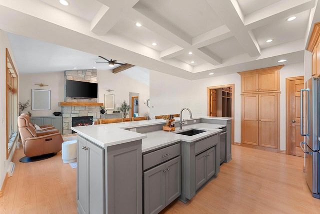 W2562 FONTANA WAY, Appleton, WI 54915