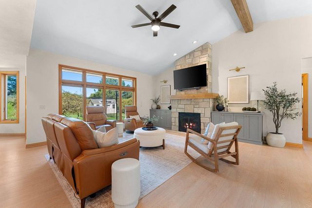 W2562 FONTANA WAY, Appleton, WI 54915