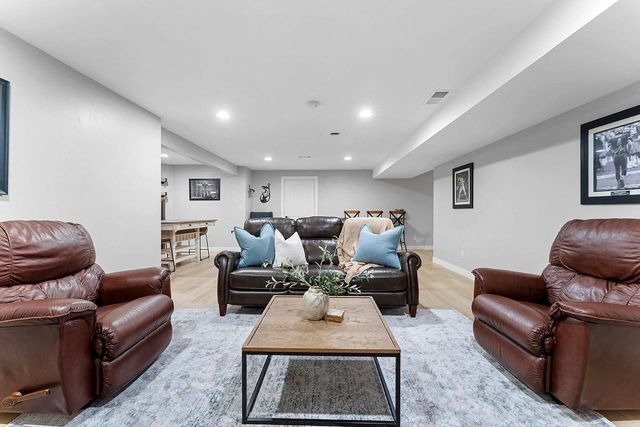 W2562 FONTANA WAY, Appleton, WI 54915