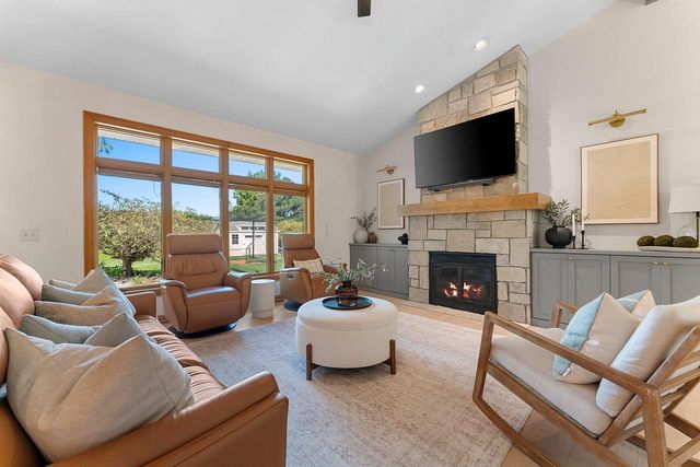 W2562 FONTANA WAY, Appleton, WI 54915