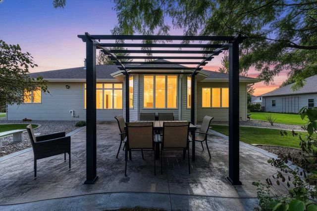 W2562 FONTANA WAY, Appleton, WI 54915