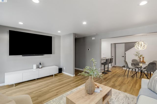 5025 Valley Crest Dr 147, Concord, CA 94521