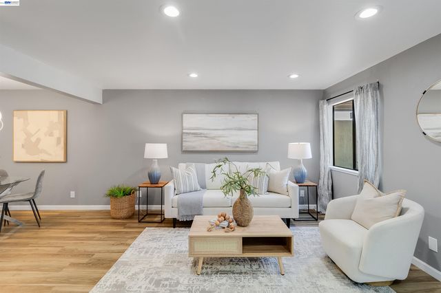 5025 Valley Crest Dr 147, Concord, CA 94521