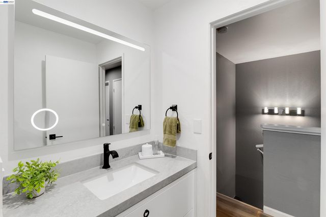 5025 Valley Crest Dr 147, Concord, CA 94521