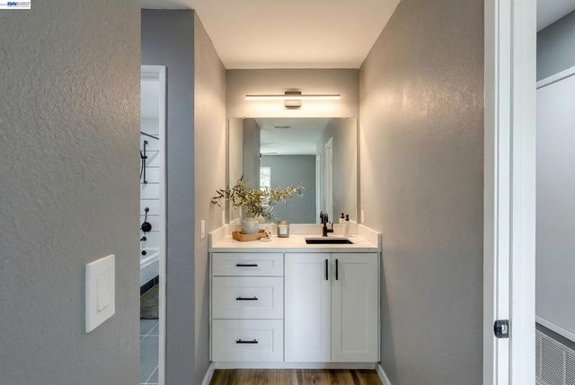 5025 Valley Crest Dr 147, Concord, CA 94521