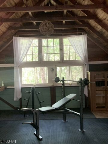 4 Pine Tree Ln, Chester Twp., NJ 07930