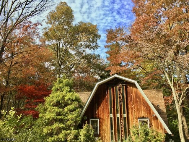 4 Pine Tree Ln, Chester Twp., NJ 07930