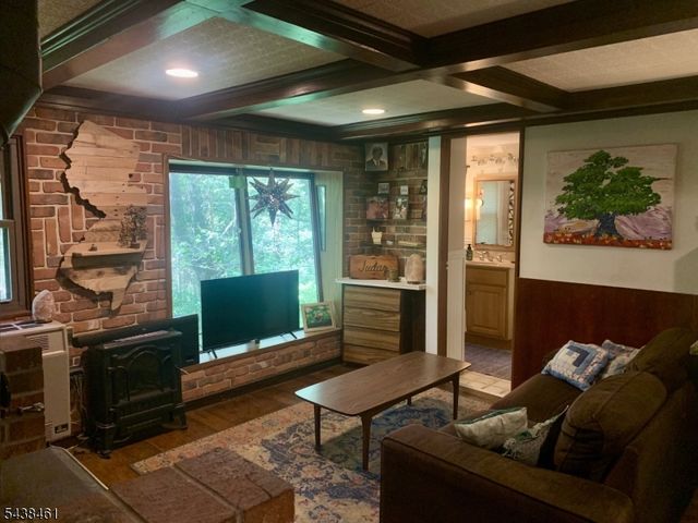 4 Pine Tree Ln, Chester Twp., NJ 07930