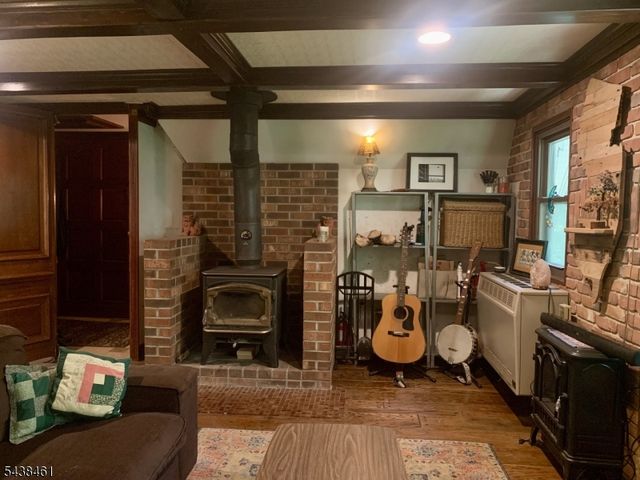 4 Pine Tree Ln, Chester Twp., NJ 07930