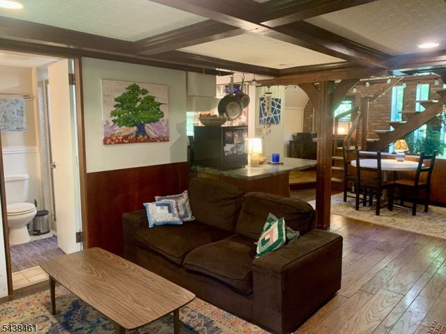 4 Pine Tree Ln, Chester Twp., NJ 07930
