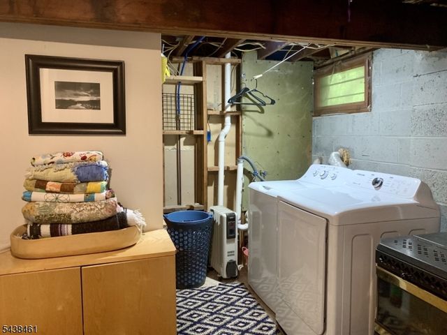 4 Pine Tree Ln, Chester Twp., NJ 07930