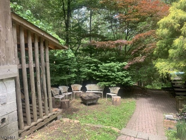 4 Pine Tree Ln, Chester Twp., NJ 07930