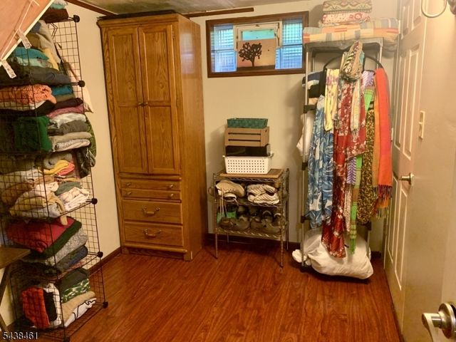 4 Pine Tree Ln, Chester Twp., NJ 07930