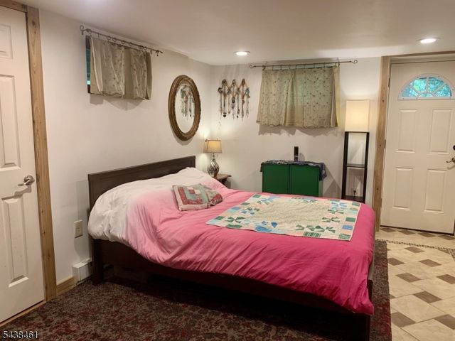 4 Pine Tree Ln, Chester Twp., NJ 07930