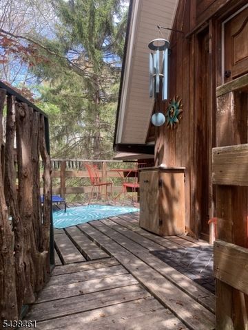 4 Pine Tree Ln, Chester Twp., NJ 07930