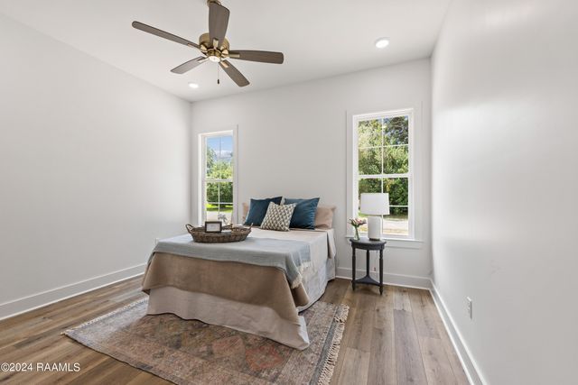 120 Mayberry Grove Street, Youngsville, LA 70592