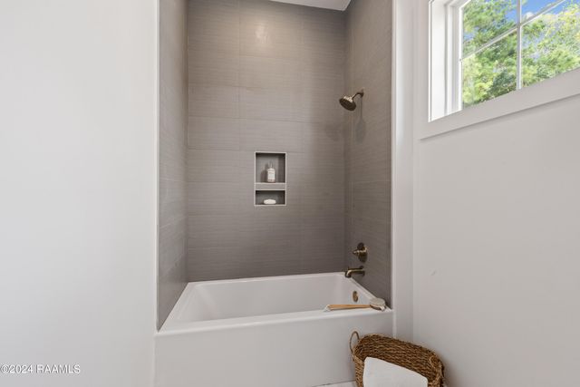 120 Mayberry Grove Street, Youngsville, LA 70592