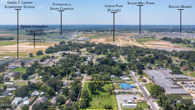 120 Mayberry Grove Street, Youngsville, LA 70592