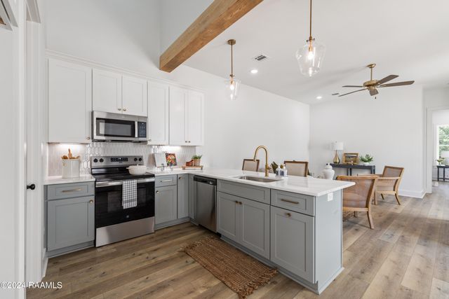 120 Mayberry Grove Street, Youngsville, LA 70592