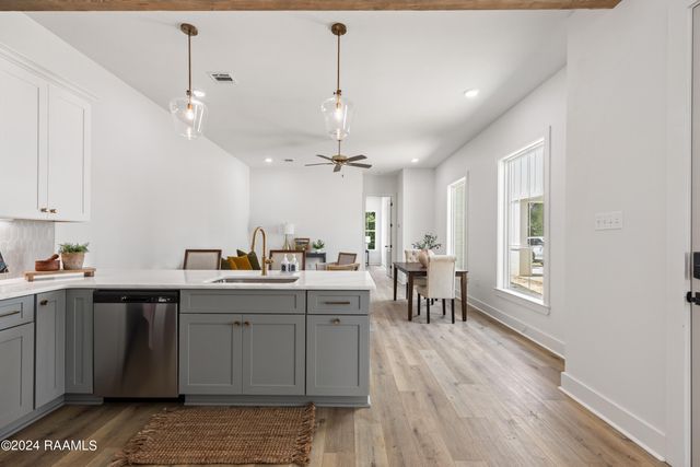 120 Mayberry Grove Street, Youngsville, LA 70592