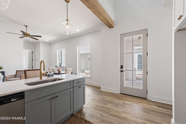 120 Mayberry Grove Street, Youngsville, LA 70592