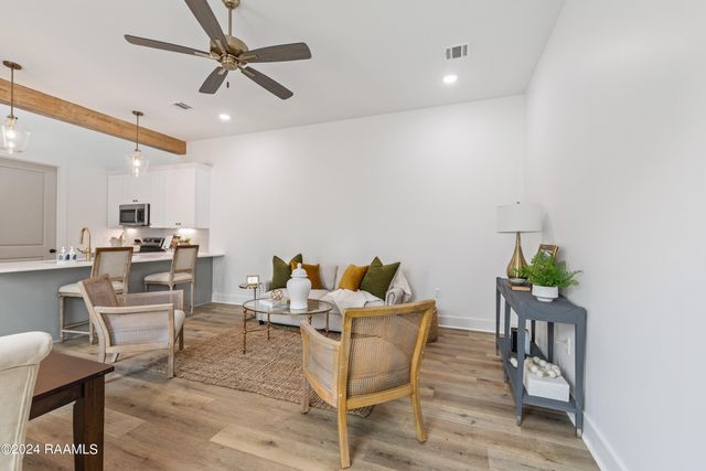 120 Mayberry Grove Street, Youngsville, LA 70592