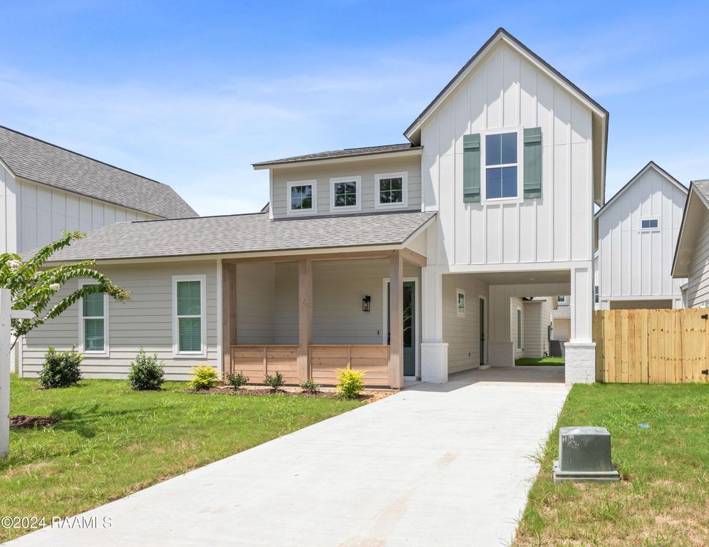 120 Mayberry Grove Street, Youngsville, LA 70592